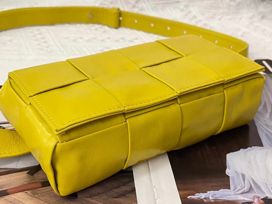 #𝐓𝐇𝐄 𝐁𝐄𝐋𝐓 𝐂𝐀𝐒𝐒𝐄𝐓𝐓𝐄 Checkered waist bag cassette has an updated version🆕The waxed cowhide material is very light and shiny, has a cool feeling, and has the same high-end touch as always. ⚠️The second-generation upgraded version has a long strap of 136cm, tall people can also wear it cross-body at will It is also suitable for boys. It is suitable for couples. It can be used as a handbag, waist bag, crossbody or shoulder bag. It’s small and exquisite, but packs a punch: 💄lipstick 🕶️sunglasses, etc.⋯pack it all! It continues the square shape of the cassette bag and does not deform after loading. It has a very concave shape! Model: 6815# S18.5x5x9.5
